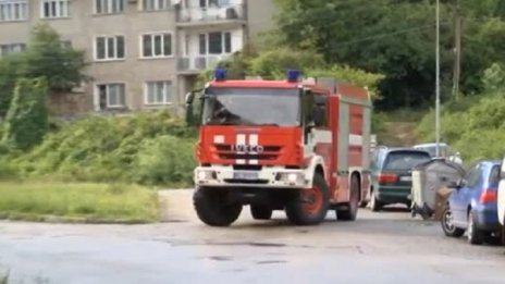 Три деца бяха спасени от пожар във Велико Търново