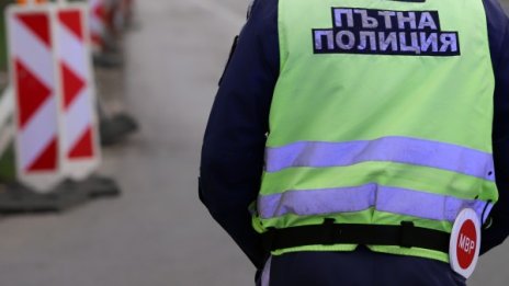 Бял Мерцедес летя по "Тракия" с 241 км/час