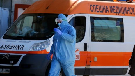Автобус от градския транспорт блъсна мъж в Пловдив