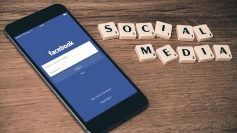 Facebook спира в САЩ рекламите на медии, финансирани от Русия