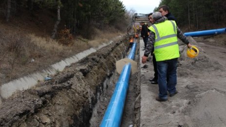 Положени са 30% от новите водопроводни тръби на Перник 