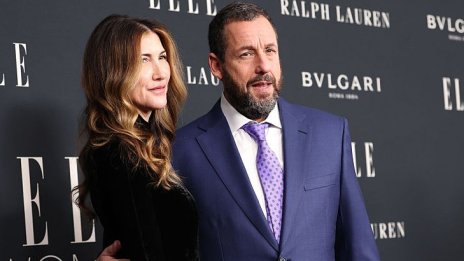 Адам Сандлър засрами съпругата си на нейната важна филмова премиера