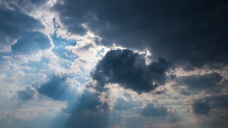 Днес ни очакват краткотрайни валежи и възможни гръмотевици 