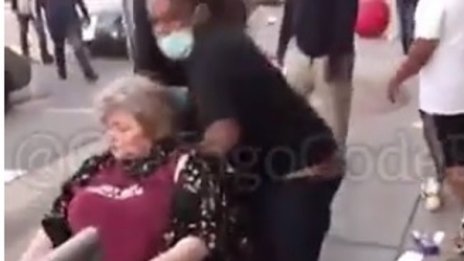 Жена в инвалидна количка бита и пръскана с пожарогасител - каква е истината?