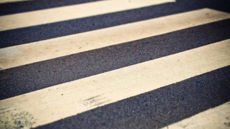Кола удари и уби жена на пешеходна пътека в Сливен 