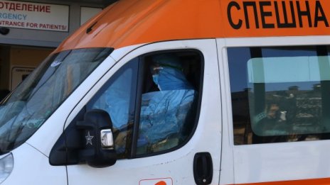 Първата излекувана с COVID-19 от Сърница е изписана 