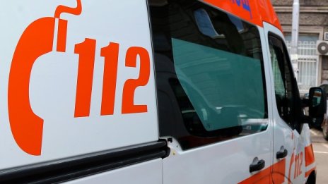 Майка изпусна бебето си от третия етаж във Велико Търново