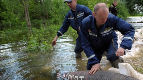 Проливните дъждове в Украйна взеха 3 жертви 