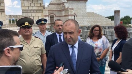 Радев: Властта трябва да осъзнае, че крачи към пропастта 