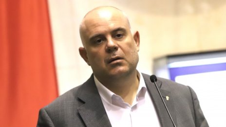 Гешев: Разпитани са още двама съветници на президента