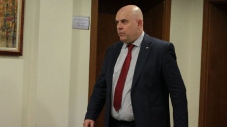 Уважение към решението на съда, загубихме малка битка, обяви Гешев