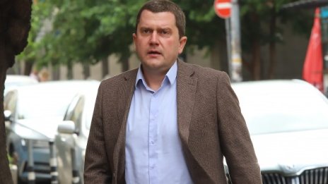 Кметът на Перник връща заплатата си от 5 бона 