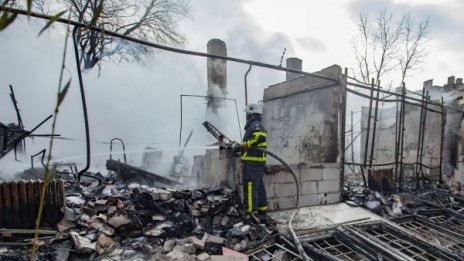 Пожар пламна в завод за пластмаса в Средец