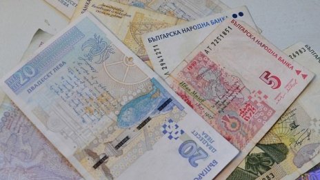 Кметът на Перник отказа заплата от 5070 лв., след като поиска увеличение