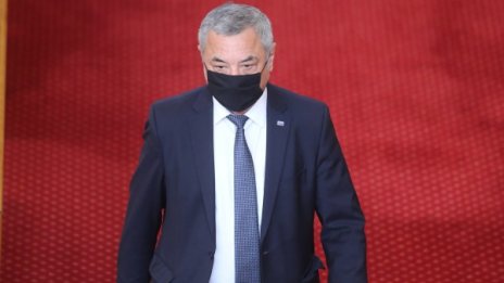 Недосегаеми нямало у нас, нито личности, нито институциите