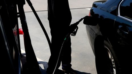 Окончателно: Държавата прави 100 бензиностанции за ниски цени