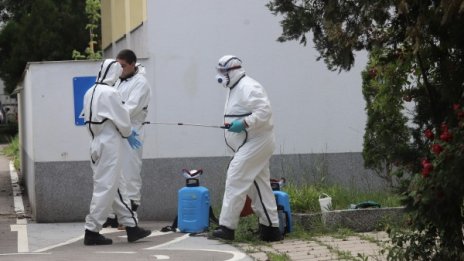 Продължава дезинфекцията на обществени пространства в София 