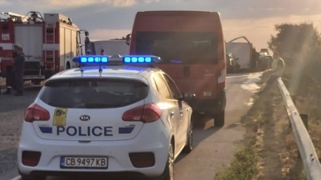 Транспортират в "Пирогов" пострадалото дете от пътния ад на "Тракия"