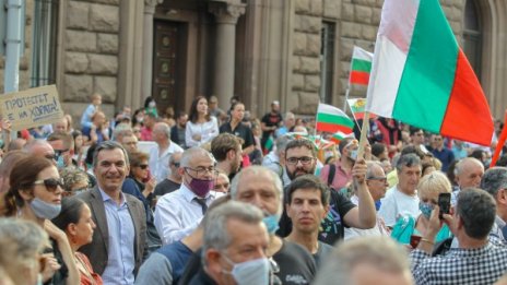 Политолози: Протестът ескалира, но трудно ще задържи високия заряд