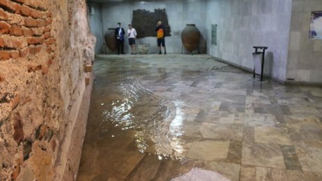 Шест сигнала заради бурята в София