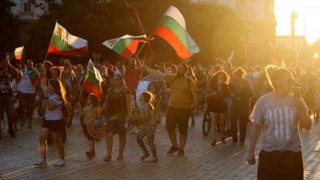 Вероника - момичето, което едва не бе прегазено на протест