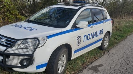 Дядо ръга и рита полицаи в Килифарево 