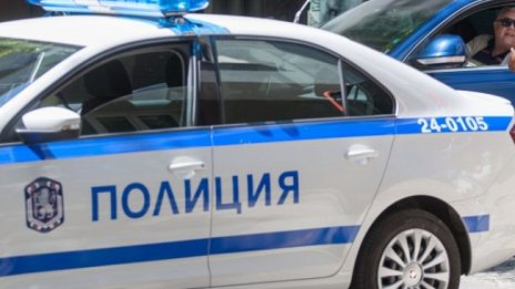 Мъж е бил прободен пред Народния театър през нощта 