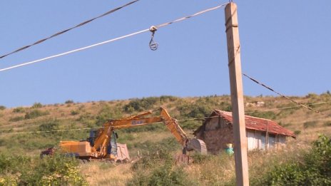 Бутат 100 незаконни постройки в старозагорския кв. "Лозенец"