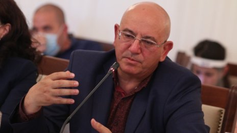 Емил Димитров: Защо 20 души да блокират 100 000?