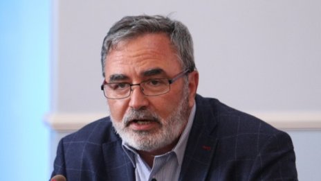 Кунчев: Има данни за по-леко и по-ефективно пренасяне на COVID-19