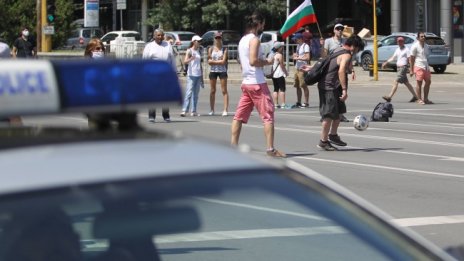 Протестът снощи спокоен, нощуващите в палатки - петдесетина
