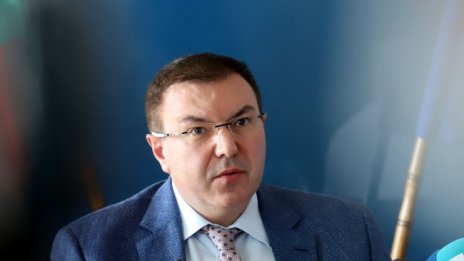 Проф. Ангелов: Всякакви сценарии за коронавируса са възможни