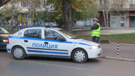 3-годишно с опасност за живота - момче го блъсна и избяга