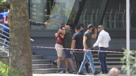 Лицето, нападнало журналисти в София Тех Парк, не било от охраната