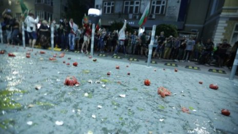В СДС огорчени от доматите по "Раковски 134": Това не е фасада, а история!