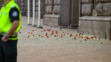 Протестиращи призовават за още блокади