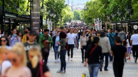 Ох, на мама! 49% от българите на възраст 25-34 г. живеят с родителите си