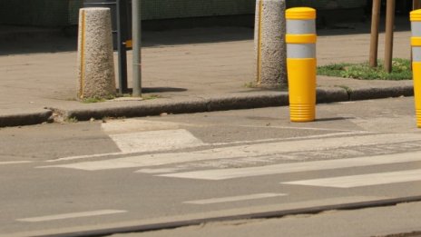 Блъснаха пешеходец във варненското село Тополи