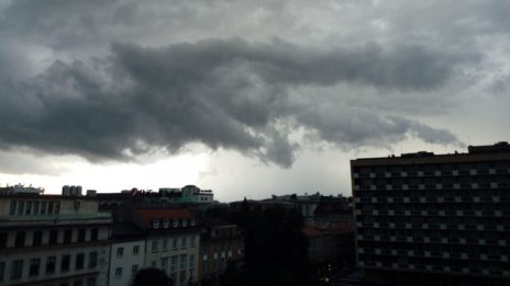 Жълт код за валежи и гръмотевици през уикенда