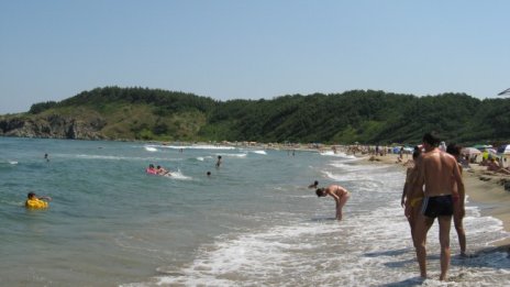 Сърфисти вместо спасители на плажа Силистар