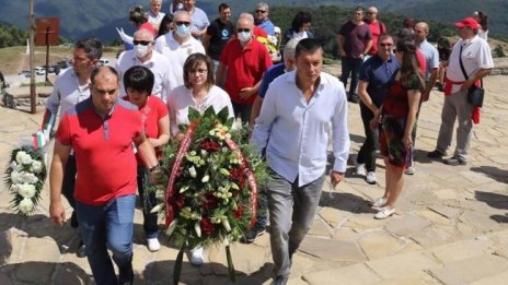 Нинова: Шипка е връх на българското достойнство