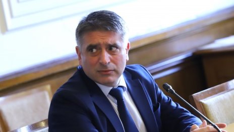 Данаил Кирилов за оставката си: Решението е изцяло мое!