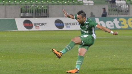 Трудна победа: Лудогорец удари с 2:0 Етър