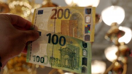 Дават им €1200 на месец - какво биха правили хората, ако не трябва да работят?