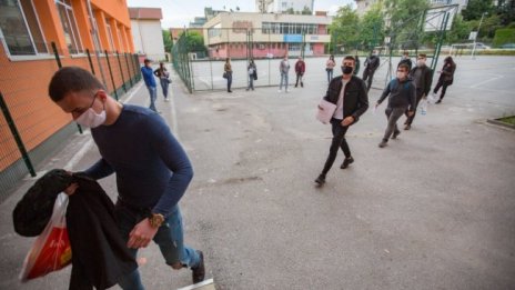 Помощ за децата на загиналите полицаи за учебната година 