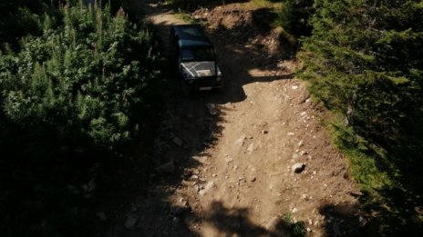Мъжът, влачил полицай с джипа си край Рилските езера, остава под домашен арест