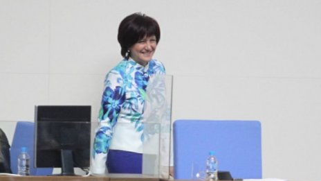 Караянчева: Снощи беше грозно, опорочи се мирен протест!