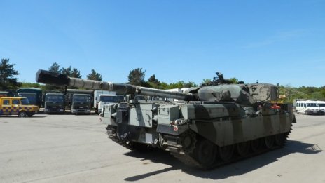 Лондон призна: Опитва да освободи британци срещу дълг към Иран