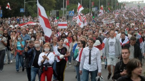 194 души са в ареста след големия протест в Минск снощи
