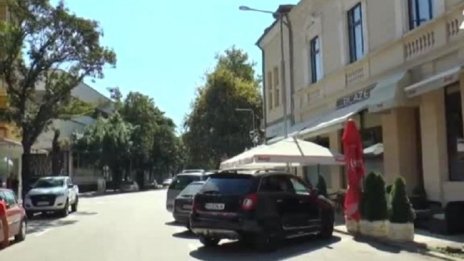 Заради задържани деца – скандал в заведение във Враца